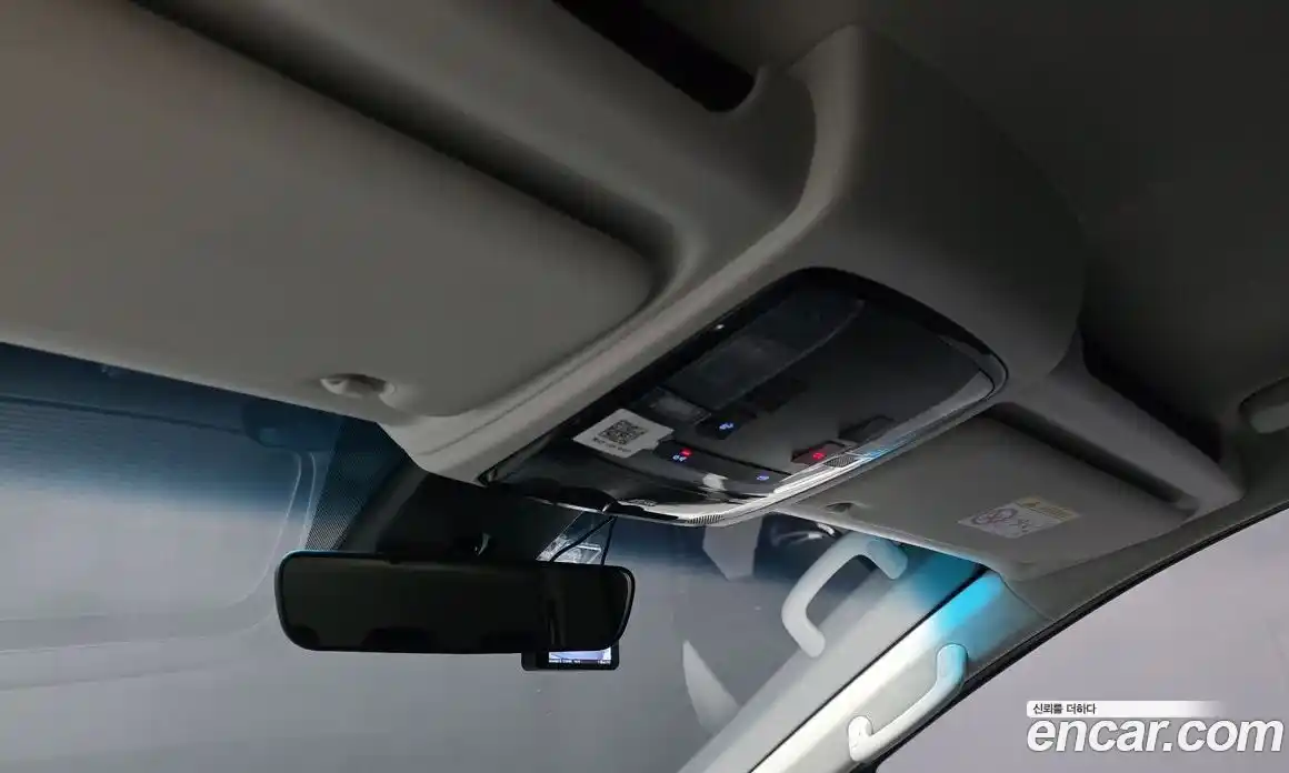 Hyundai Staria 2025 2.2 автомат (гидро), фото 23