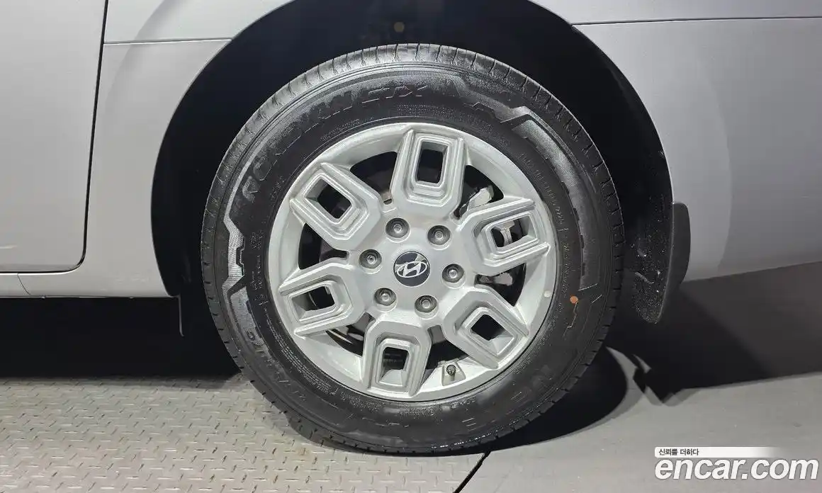 Hyundai Staria 2025 2.2 автомат (гидро), фото 7