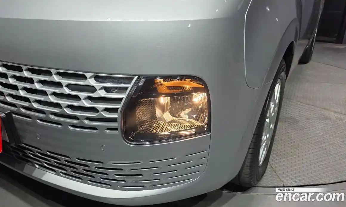 Hyundai Staria 2025 2.2 автомат (гидро), фото 8