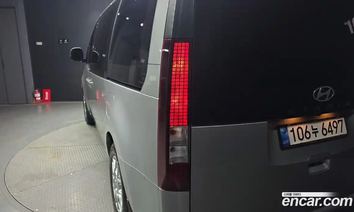 Hyundai Staria 2025 2.2 автомат (гидро), фото 9