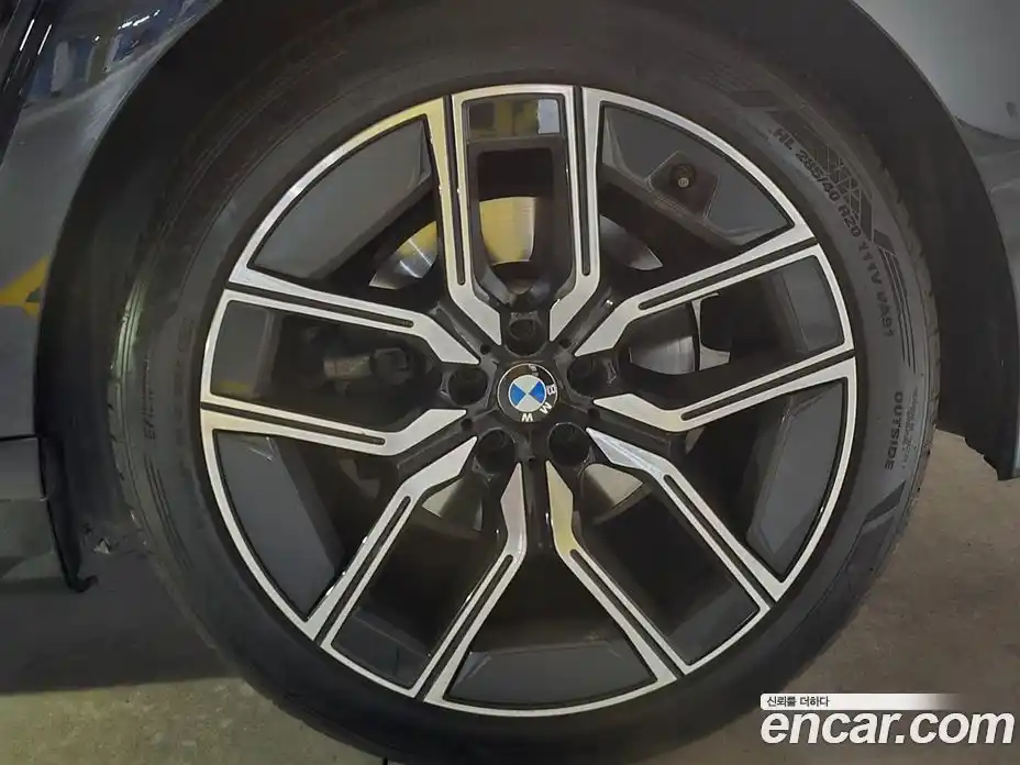 BMW 7 серия 2023 3.0 автомат (гидро), фото 7