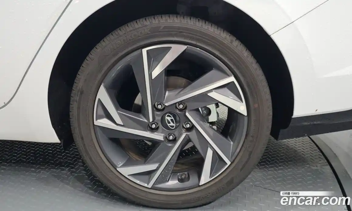 Hyundai Avante 2025 1.6 автомат (гидро), фото 7