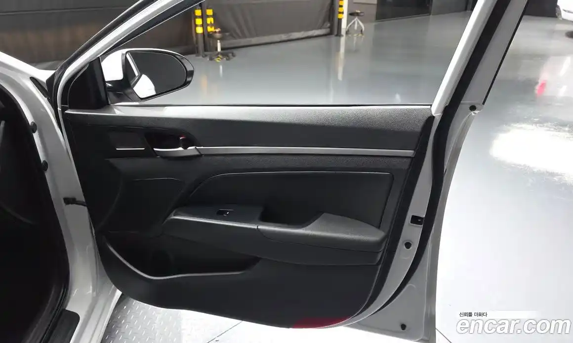 Hyundai Avante 2015 1.6 автомат (гидро), фото 14