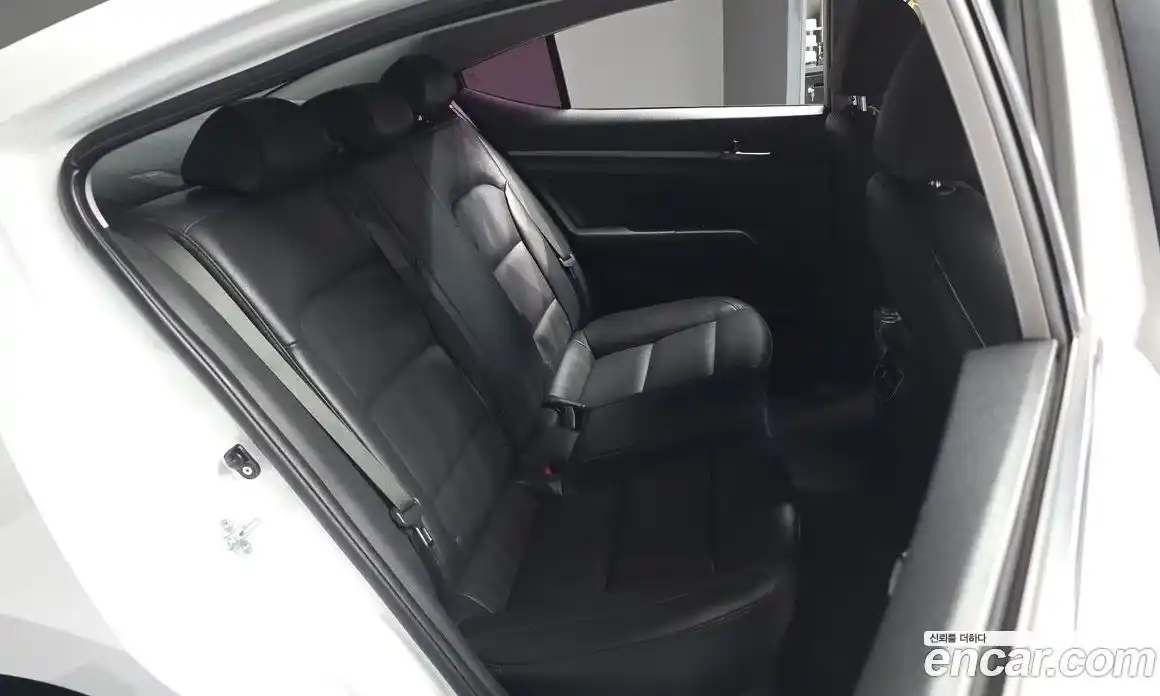 Hyundai Avante 2015 1.6 автомат (гидро), фото 18