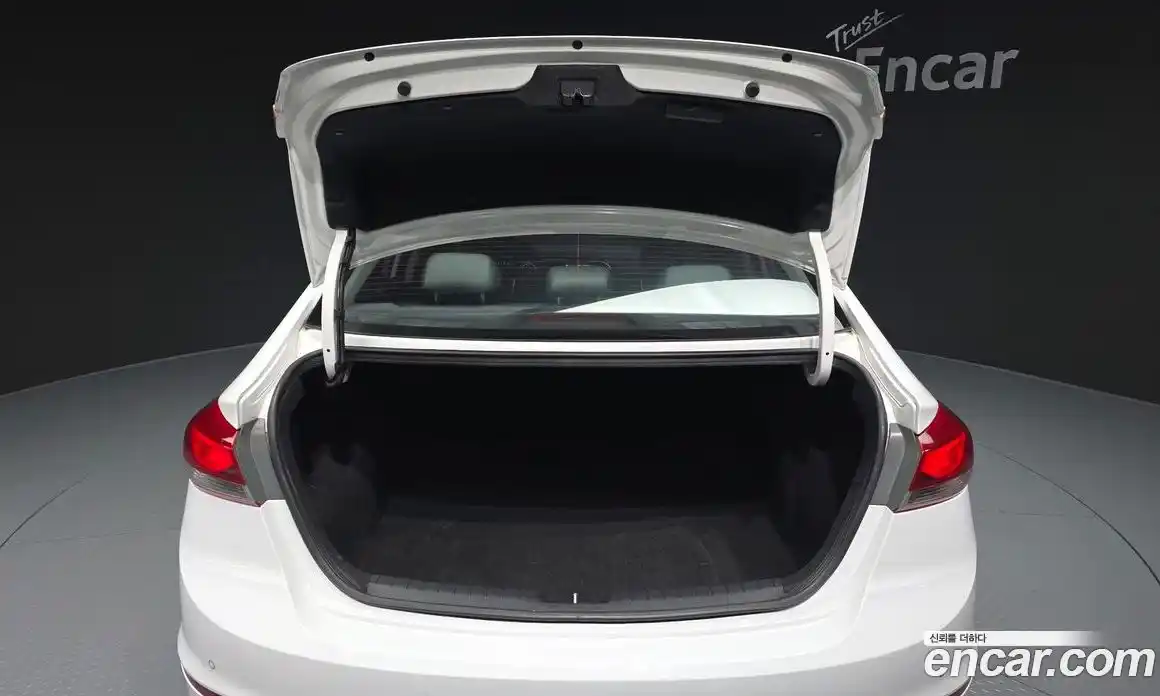 Hyundai Avante 2015 1.6 автомат (гидро), фото 26