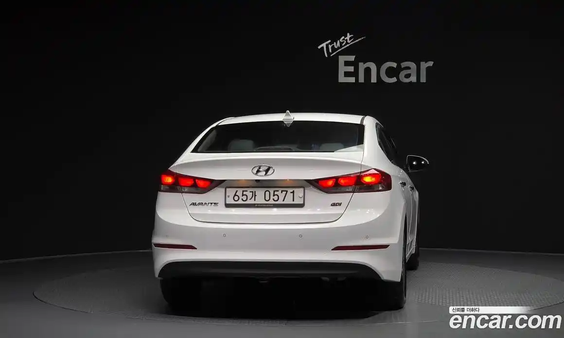 Hyundai Avante 2015 1.6 автомат (гидро), фото 4