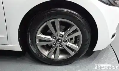 Hyundai Avante 2015 1.6 автомат (гидро), миниатюра 5