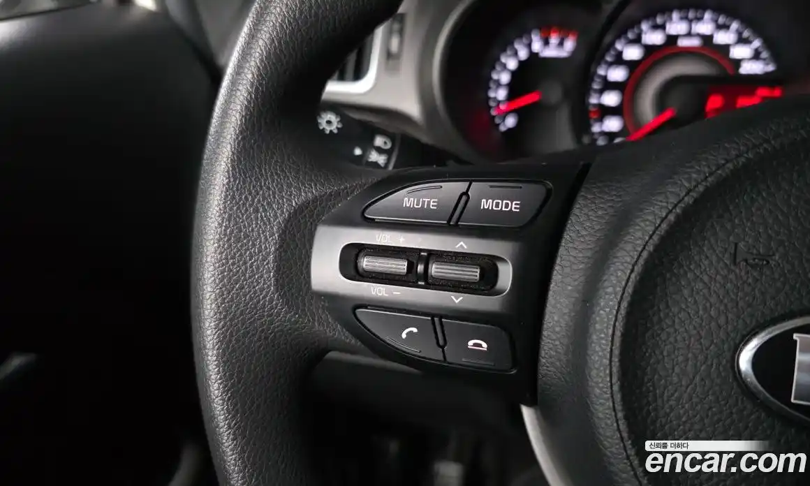 Kia Ray 2019 1.0 автомат (гидро), фото 24