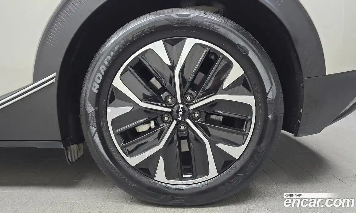 Kia EV6 2022 0.1 автомат (гидро), фото 7