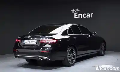 Mercedes-Benz E-Class 2022 2.0 автомат (гидро), миниатюра 2