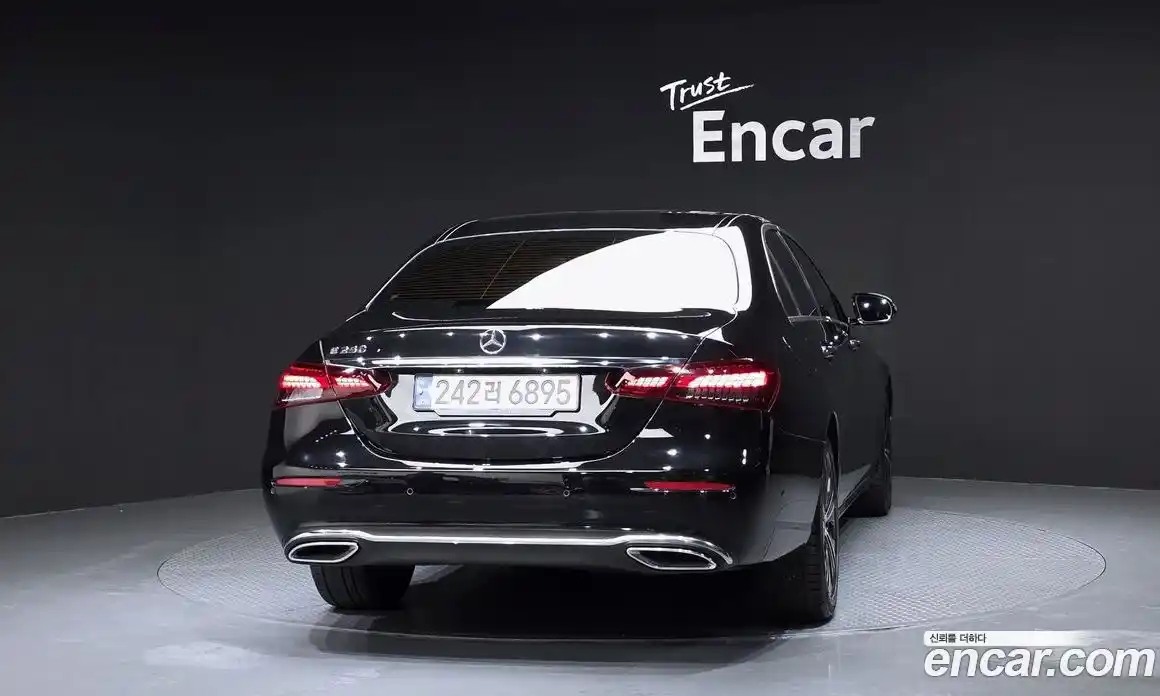 Mercedes-Benz E-Class 2022 2.0 автомат (гидро), фото 4