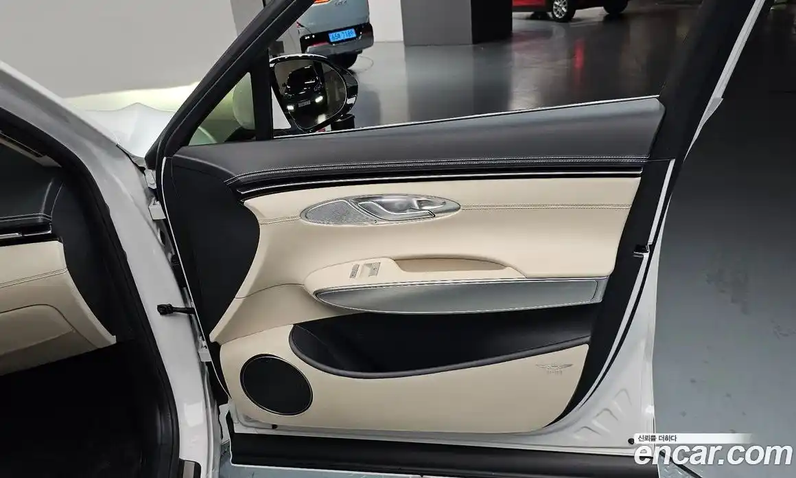 Genesis GV70 2023 2.5 автомат (гидро), фото 13