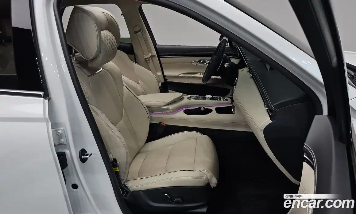 Genesis GV70 2023 2.5 автомат (гидро), фото 15