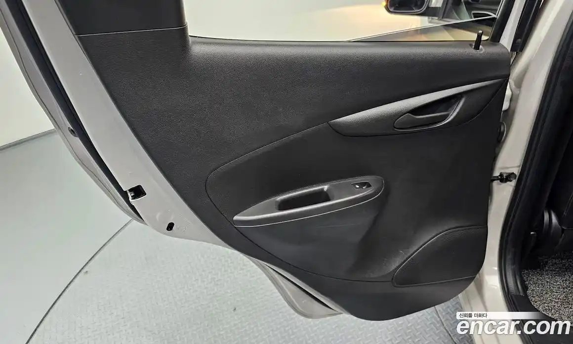 Chevrolet Spark 2019 1.0 автомат (гидро), фото 15