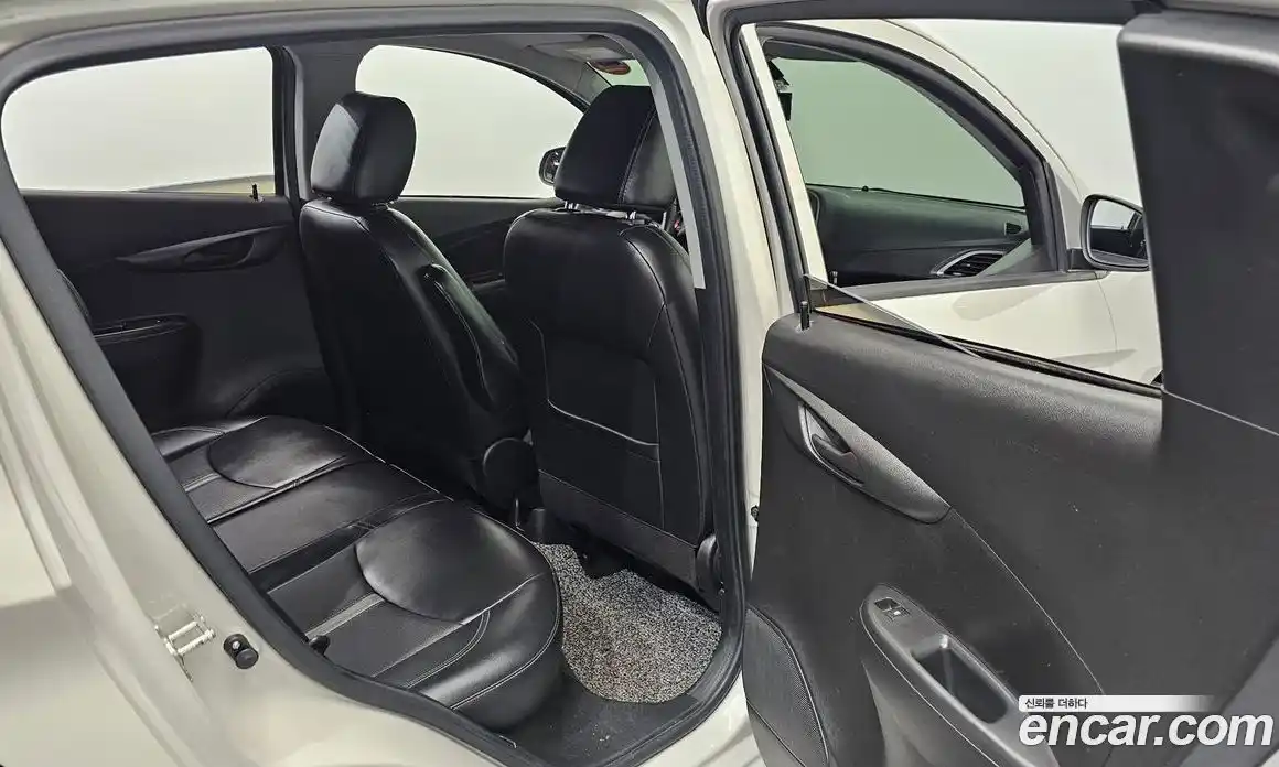 Chevrolet Spark 2019 1.0 автомат (гидро), фото 17