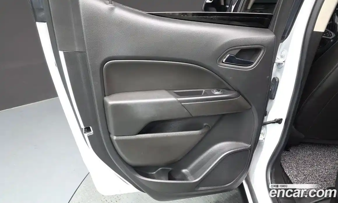 Chevrolet Colorado 2022 3.6 автомат (гидро), фото 15