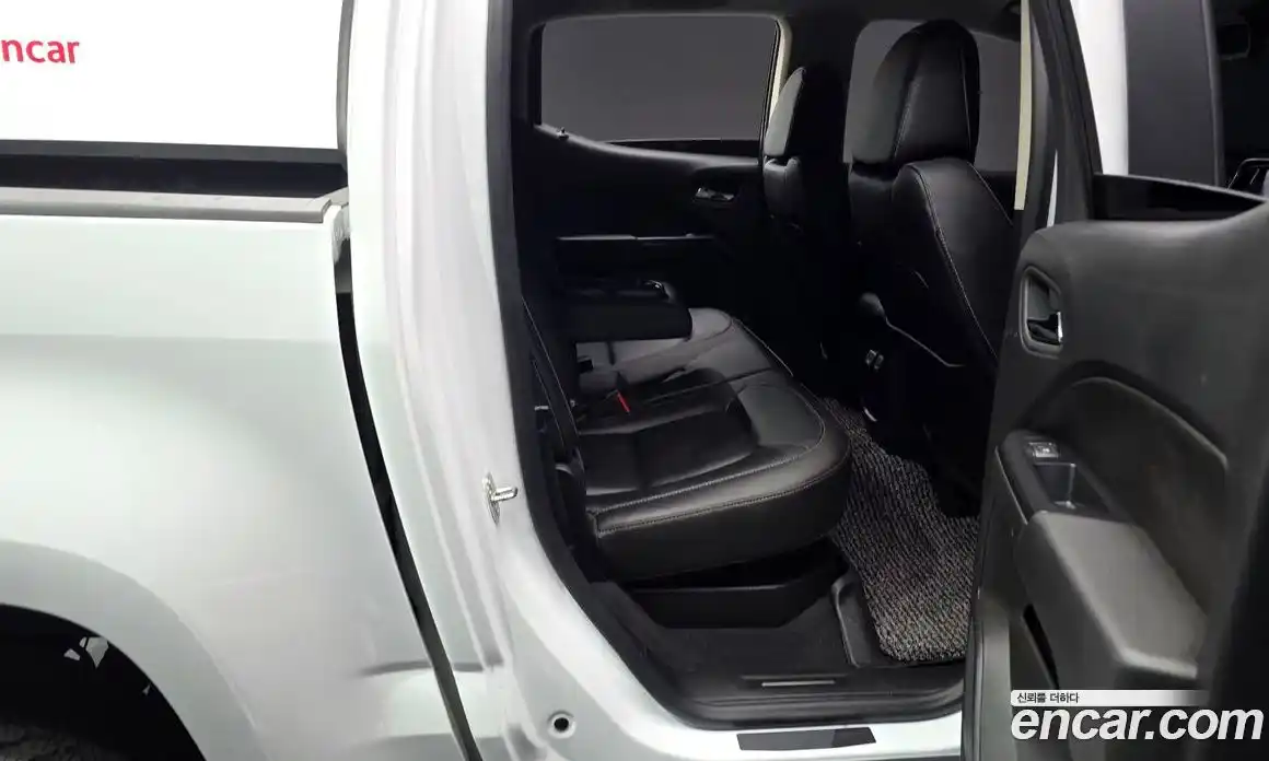 Chevrolet Colorado 2022 3.6 автомат (гидро), фото 17