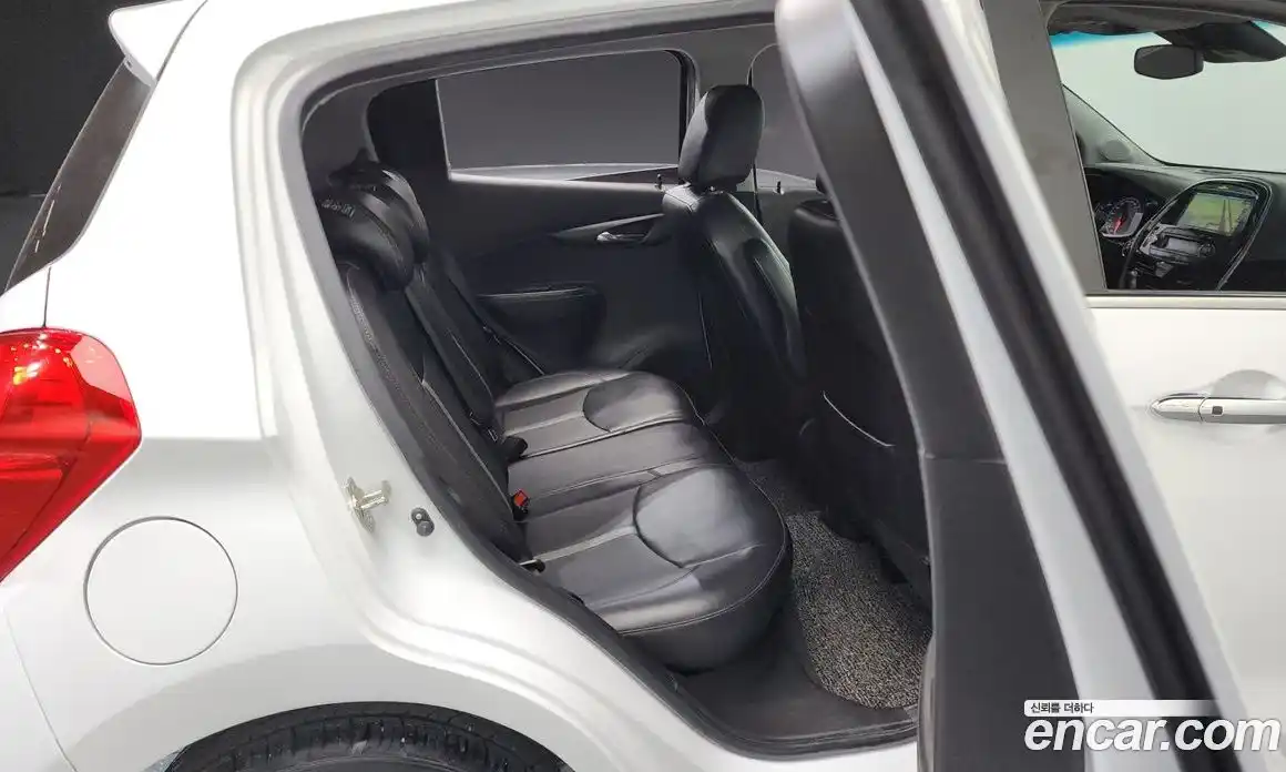 Chevrolet Spark 2019 1.0 автомат (гидро), фото 17