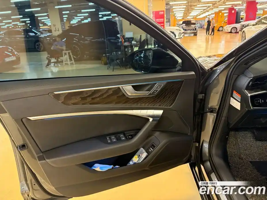 Audi A6 2020 2.0 автомат (гидро), фото 14