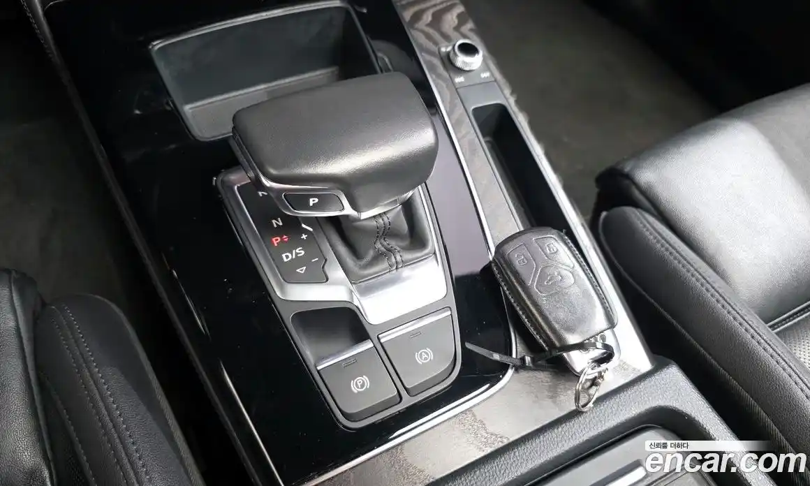 Audi Q5 2023 2.0 автомат (гидро), фото 12