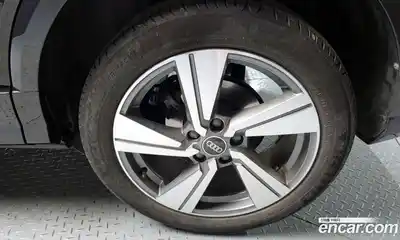 Audi Q2 2023 2.0 автомат (гидро), миниатюра 7