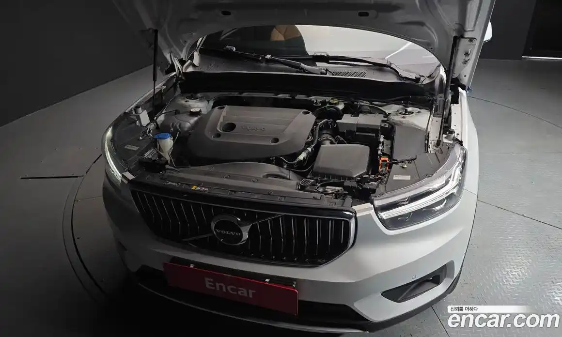 Volvo XC40 2022 2.0 автомат (гидро), фото 6