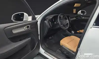 Volvo XC40 2022 2.0 автомат (гидро), миниатюра 10