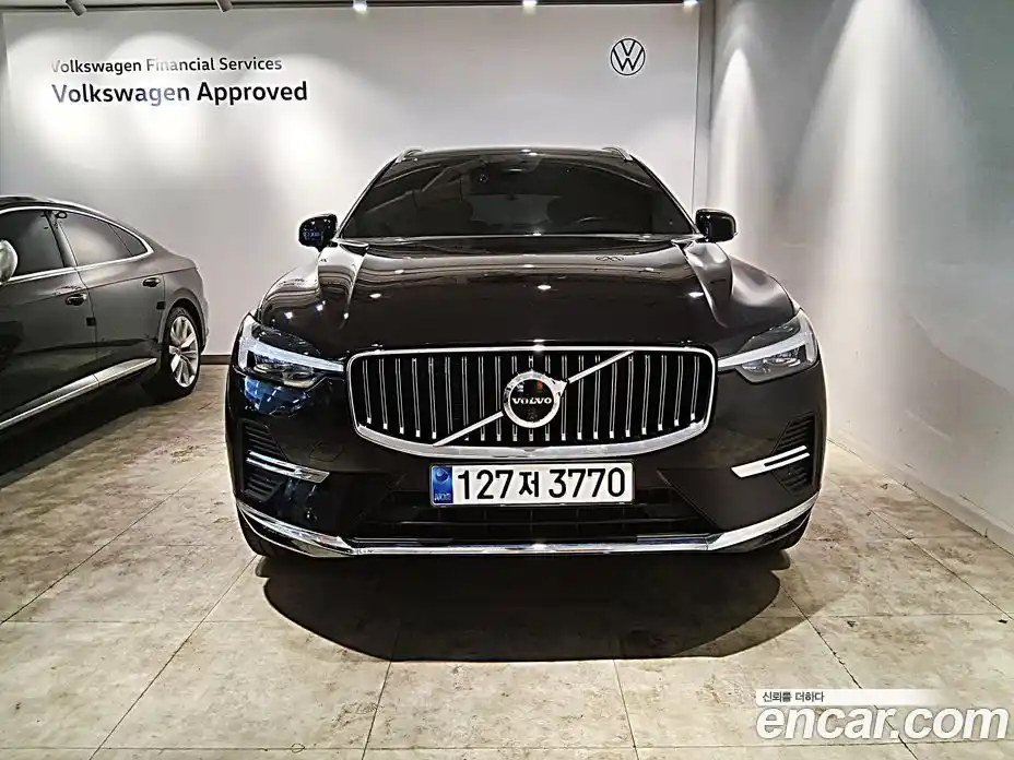 Volvo XC60 2023 2.0 автомат (гидро), фото 3