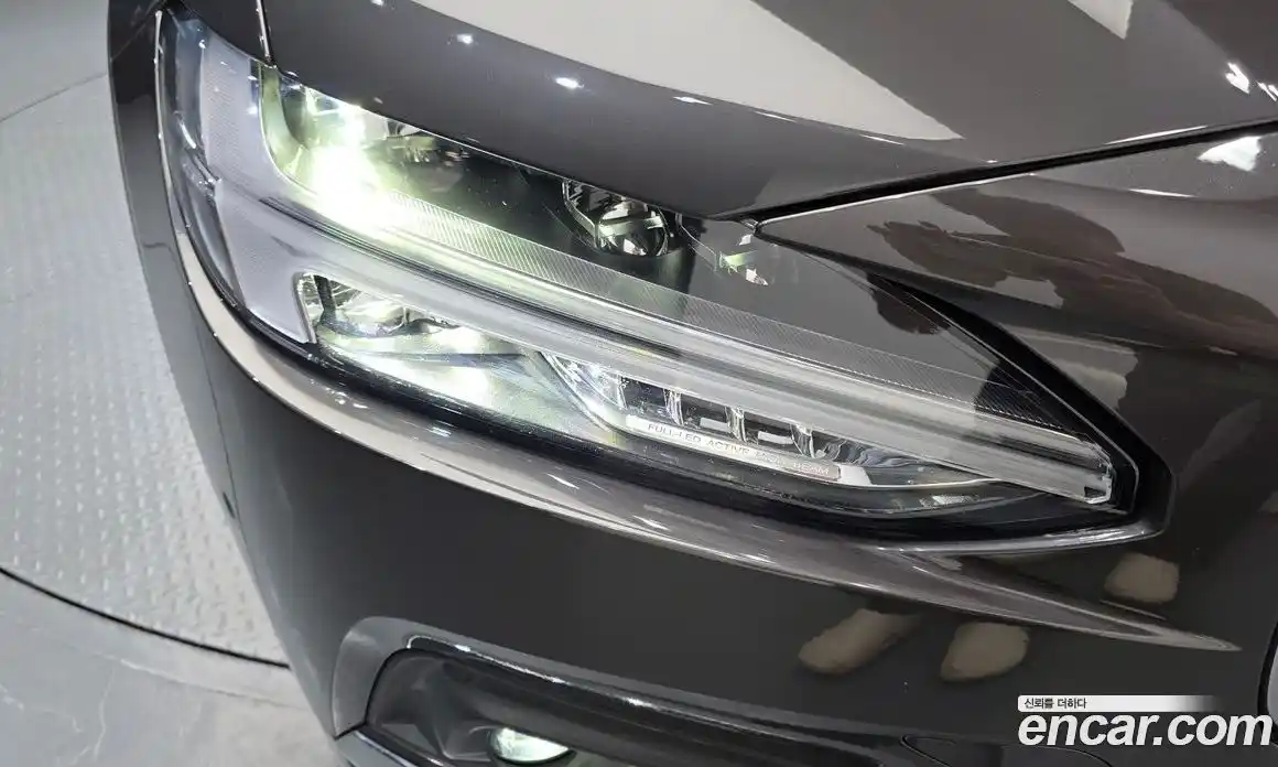 Volvo S90 2022 2.0 автомат (гидро), фото 8