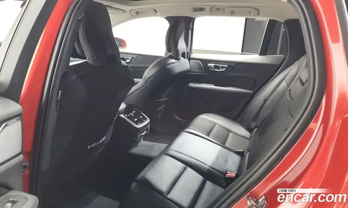 Volvo V60 2020 2.0 автомат (гидро), фото 18