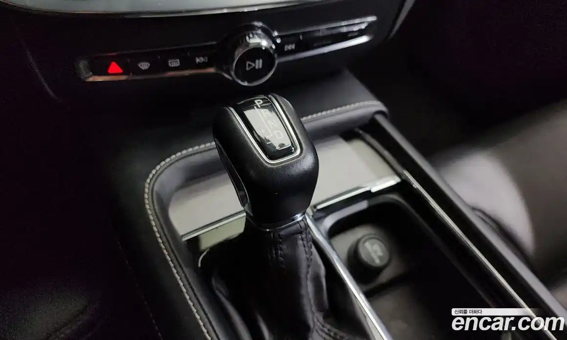 Volvo V60 2020 2.0 автомат (гидро), фото 9