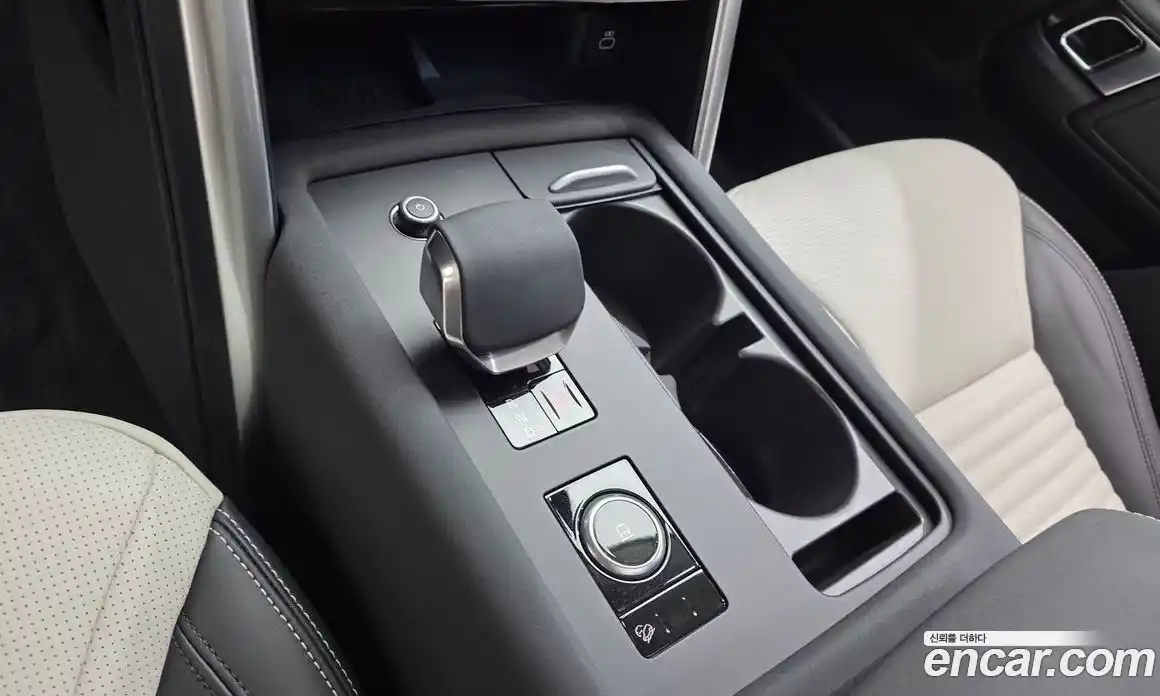 Land Rover Discovery 2025 3.0 автомат (гидро), фото 13