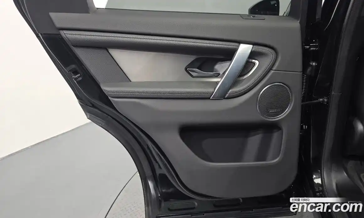 Land Rover Discovery Sport 2025 2.0 автомат (гидро), фото 15