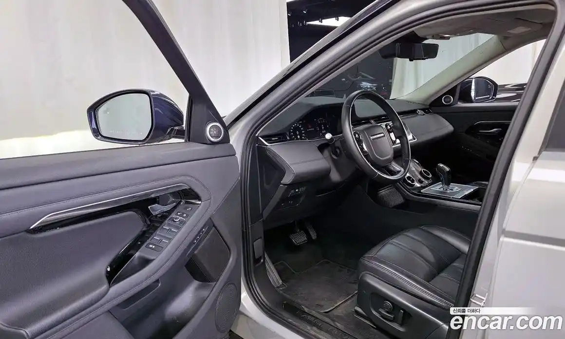 Land Rover Range Rover Evoque 2020 2.0 автомат (гидро), фото 13