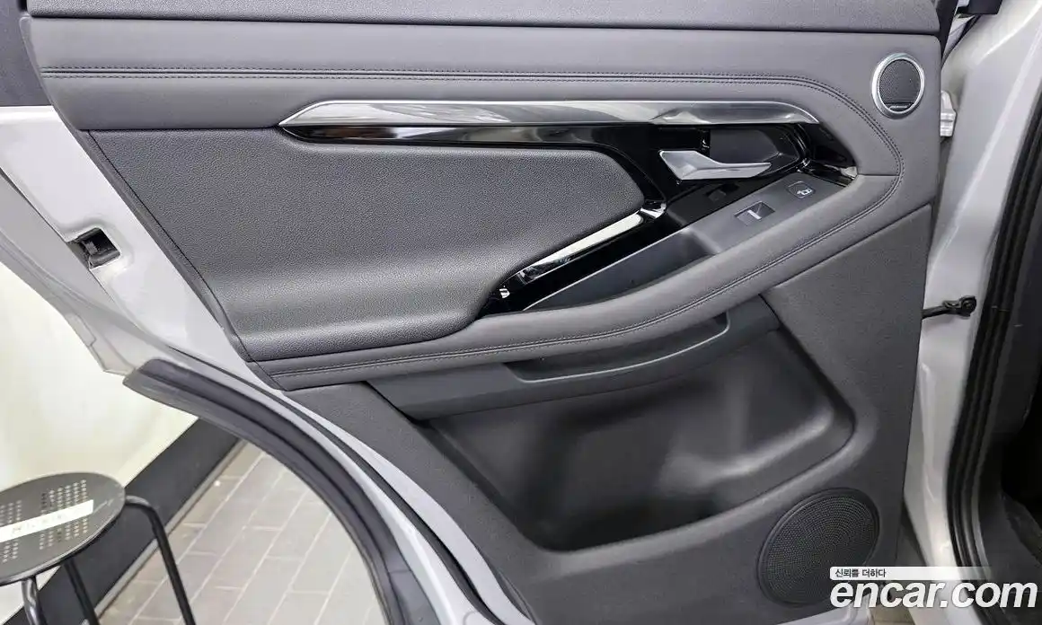 Land Rover Range Rover Evoque 2020 2.0 автомат (гидро), фото 15
