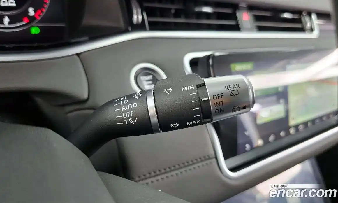 Land Rover Range Rover Evoque 2020 2.0 автомат (гидро), фото 28
