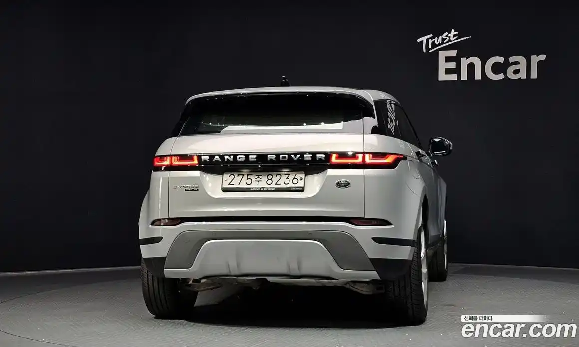 Land Rover Range Rover Evoque 2020 2.0 автомат (гидро), фото 4