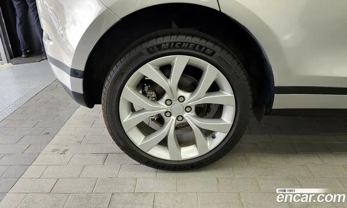 Land Rover Range Rover Evoque 2020 2.0 автомат (гидро), фото 5