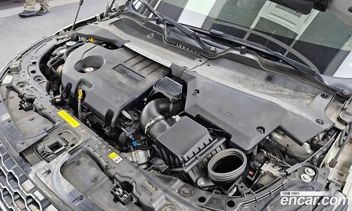 Land Rover Range Rover Evoque 2020 2.0 автомат (гидро), фото 6