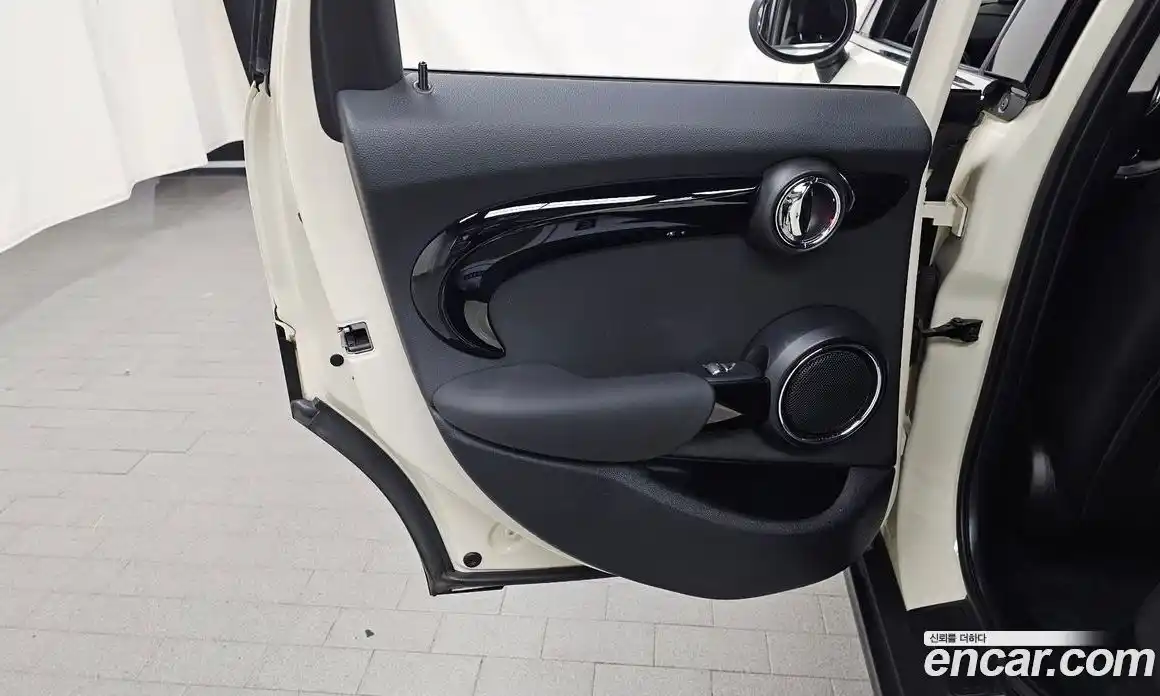Mini Cooper 2020 1.5 автомат (гидро), фото 15