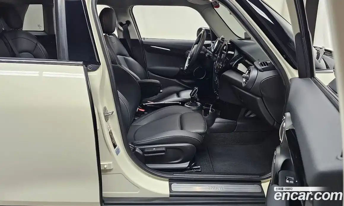 Mini Cooper 2020 1.5 автомат (гидро), фото 16