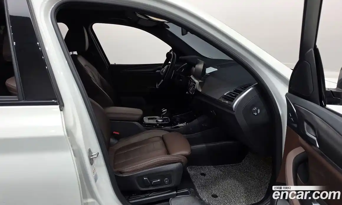 BMW X3 2024 2.0 автомат (гидро), фото 16