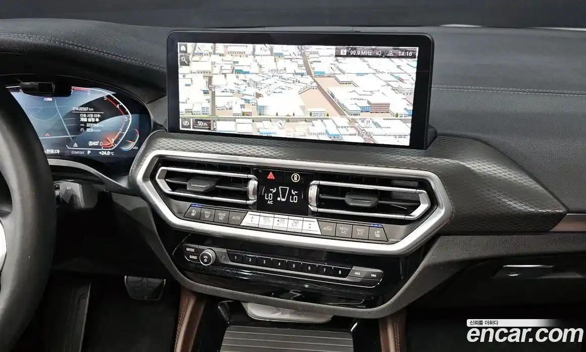 BMW X4 2024 2.0 автомат (гидро), фото 13