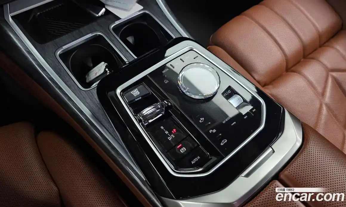 BMW 7 серия 2023 3.0 автомат (гидро), фото 12