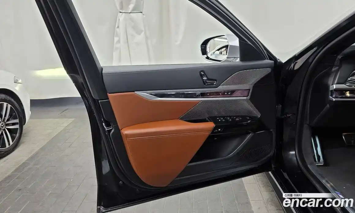 BMW 7 серия 2023 3.0 автомат (гидро), фото 14