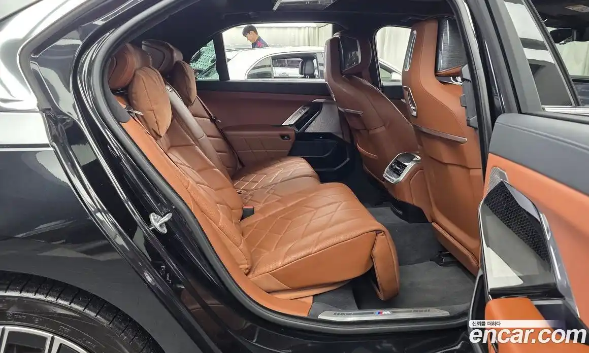 BMW 7 серия 2023 3.0 автомат (гидро), фото 18