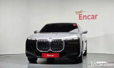 BMW 7 серия 2023 3.0 автомат (гидро), миниатюра 3