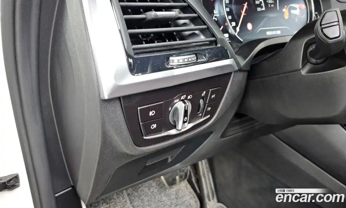 BMW X3 2018 2.0 автомат (гидро), фото 28