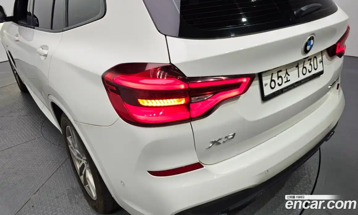 BMW X3 2018 2.0 автомат (гидро), фото 9