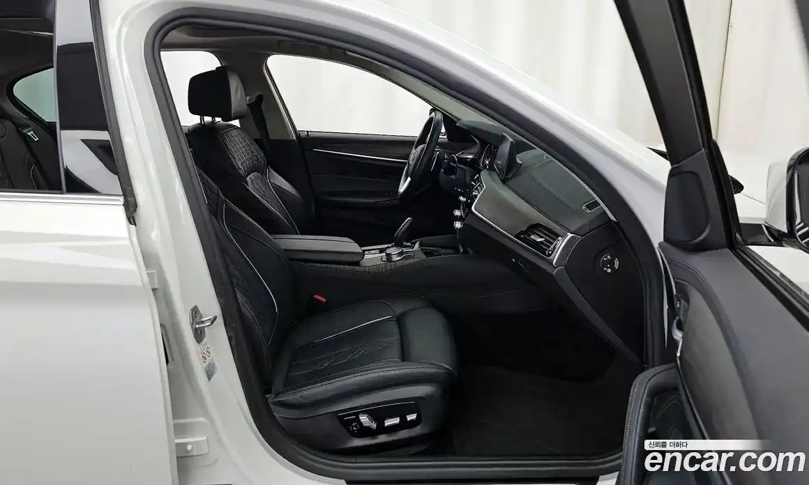 BMW 5 серия 2018 2.0 автомат (гидро), фото 17